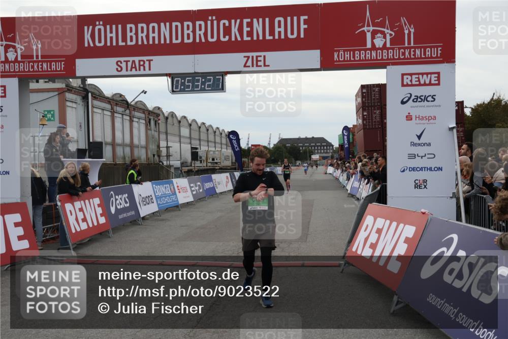 03.10.2025 - Köhlbrandbrückenlauf Julia Fischer http://msf.ph/oto/9023522 03.10.2025 15:53:27 Ziel 7143, 9058, 9707 meine-sportfotos.de