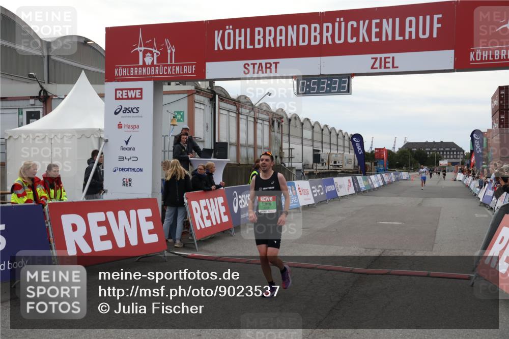03.10.2025 - Köhlbrandbrückenlauf Julia Fischer http://msf.ph/oto/9023537 03.10.2025 15:53:33 Ziel 7143, 9058 meine-sportfotos.de