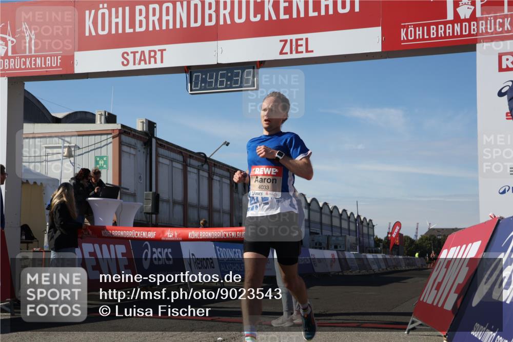 03.10.2025 - Köhlbrandbrückenlauf Luisa Fischer http://msf.ph/oto/9023543 03.10.2025 12:46:37 Ziel 4027, 4033 meine-sportfotos.de