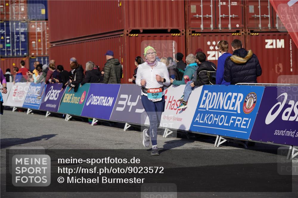 03.10.2025 - Köhlbrandbrückenlauf Michael Burmester http://msf.ph/oto/9023572 03.10.2025 10:25:57 Ziel 1847, 1924, 2001, 2111, 2406, 2532, 3151 meine-sportfotos.de