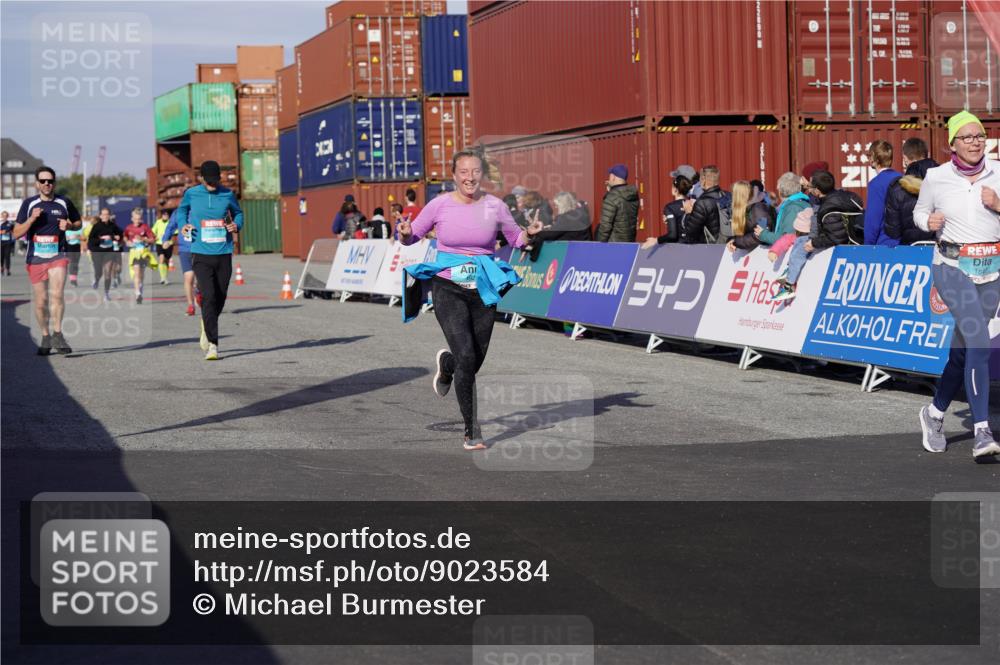 03.10.2025 - Köhlbrandbrückenlauf Michael Burmester http://msf.ph/oto/9023584 03.10.2025 10:25:58 Ziel 1847, 1924, 2001, 2111, 3151, 3586 meine-sportfotos.de