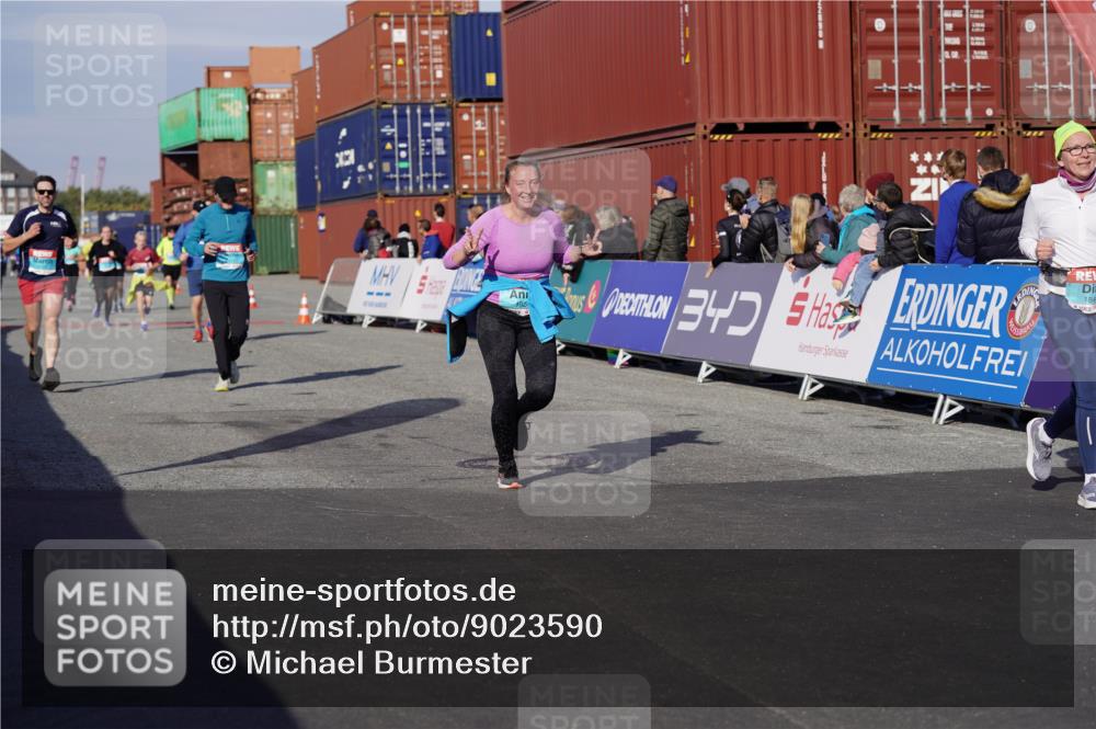 03.10.2025 - Köhlbrandbrückenlauf Michael Burmester http://msf.ph/oto/9023590 03.10.2025 10:25:58 Ziel 1847, 1924, 2001, 2111, 3151, 3586 meine-sportfotos.de