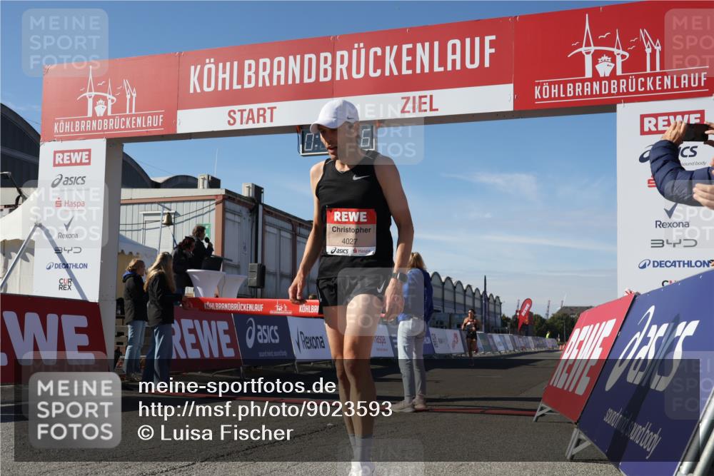 03.10.2025 - Köhlbrandbrückenlauf Luisa Fischer http://msf.ph/oto/9023593 03.10.2025 12:46:45 Ziel 4027, 4033, 6740 meine-sportfotos.de
