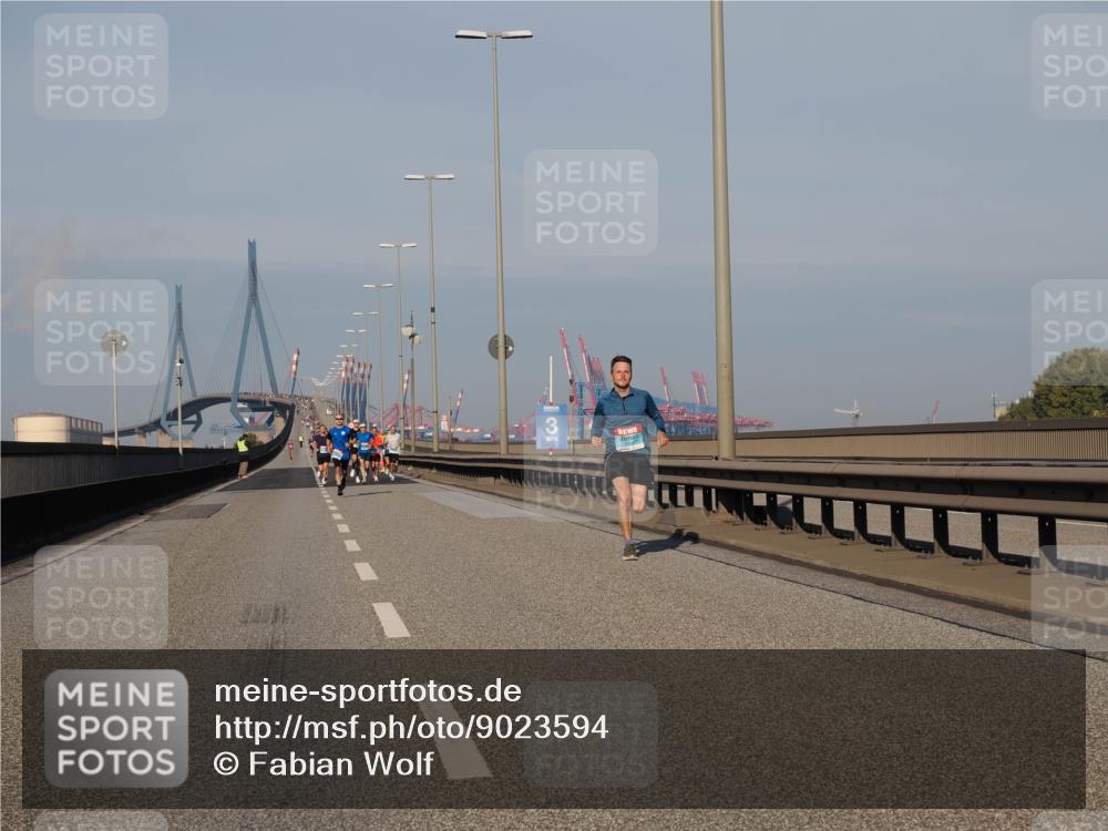 03.10.2025 - Köhlbrandbrückenlauf Fabian Wolf http://msf.ph/oto/9023594 03.10.2025 09:39:47 Position 3  meine-sportfotos.de