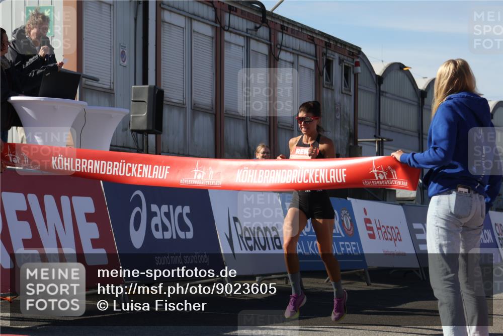 03.10.2025 - Köhlbrandbrückenlauf Luisa Fischer http://msf.ph/oto/9023605 03.10.2025 12:46:47 Ziel 4027, 4033, 6483, 6740 meine-sportfotos.de