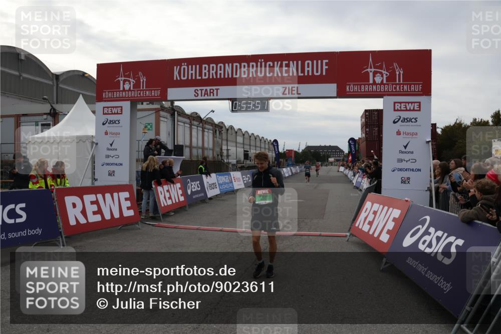 03.10.2025 - Köhlbrandbrückenlauf Julia Fischer http://msf.ph/oto/9023611 03.10.2025 15:53:51 Ziel 7047, 7074, 7181, 9322, 9718 meine-sportfotos.de