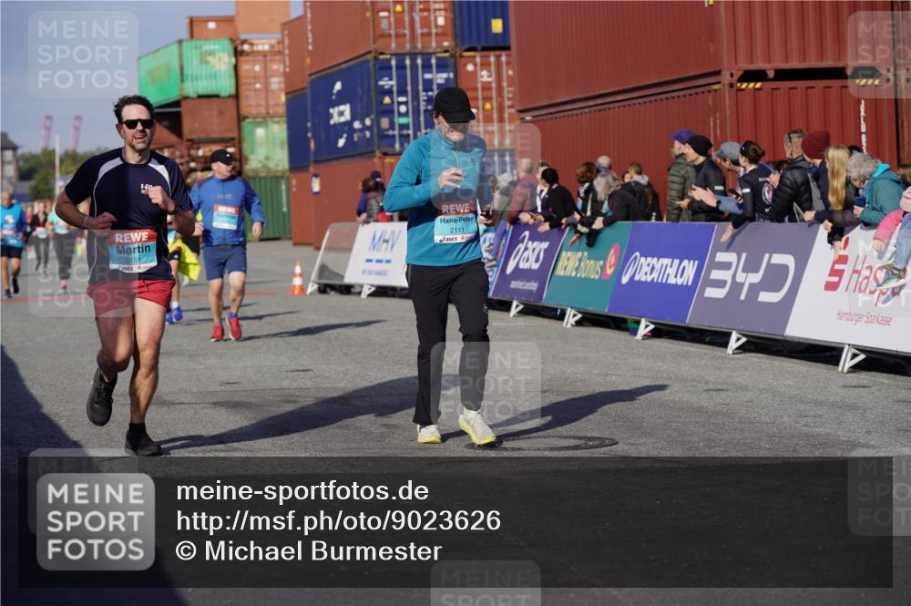 03.10.2025 - Köhlbrandbrückenlauf Michael Burmester http://msf.ph/oto/9023626 03.10.2025 10:26:00 Ziel 1847, 1924, 2001, 2111, 3151, 3555, 3586 meine-sportfotos.de