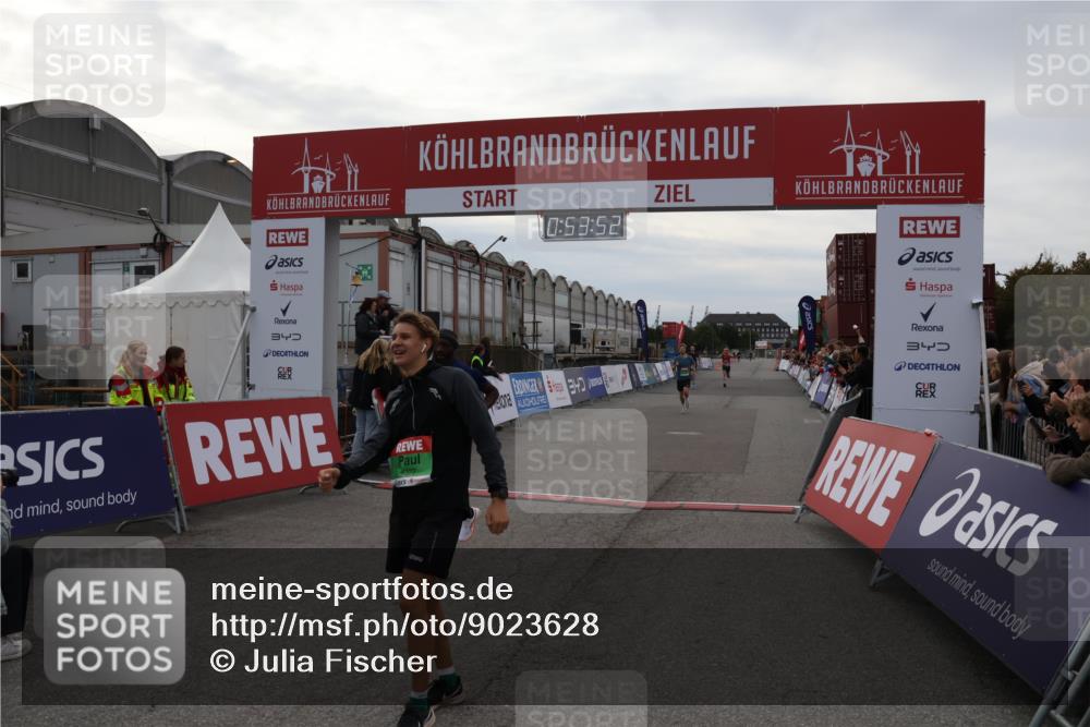 03.10.2025 - Köhlbrandbrückenlauf Julia Fischer http://msf.ph/oto/9023628 03.10.2025 15:53:53 Ziel 7047, 7074, 7181, 9268, 9322, 9718 meine-sportfotos.de
