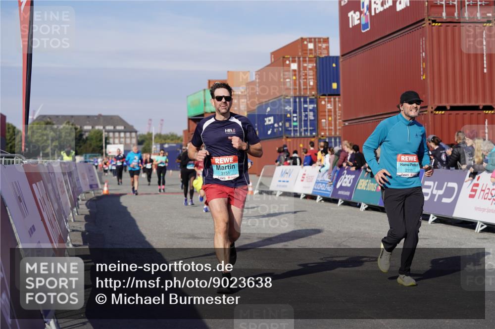 03.10.2025 - Köhlbrandbrückenlauf Michael Burmester http://msf.ph/oto/9023638 03.10.2025 10:26:01 Ziel 1847, 1924, 2001, 2111, 3151, 3555, 3586 meine-sportfotos.de
