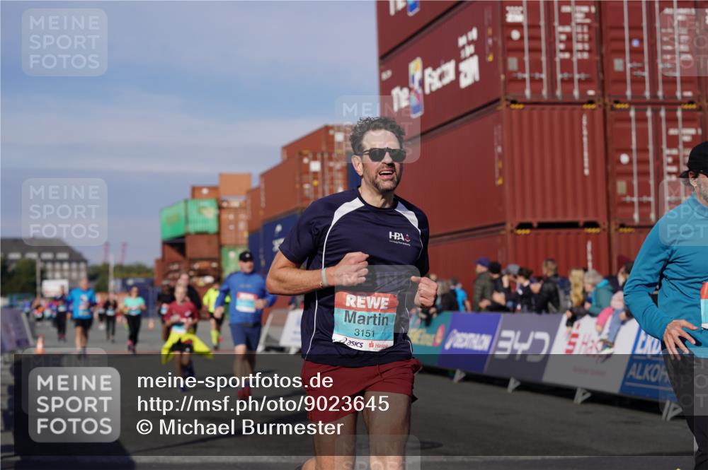 03.10.2025 - Köhlbrandbrückenlauf Michael Burmester http://msf.ph/oto/9023645 03.10.2025 10:26:02 Ziel 1924, 2001, 2111, 3151, 3555, 3586 meine-sportfotos.de