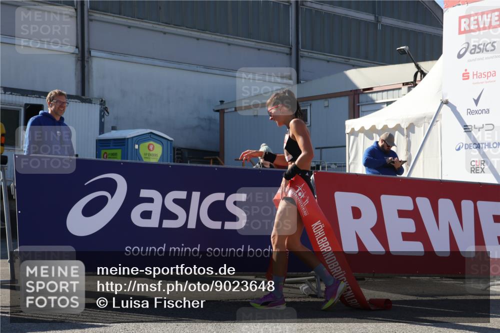 03.10.2025 - Köhlbrandbrückenlauf Luisa Fischer http://msf.ph/oto/9023648 03.10.2025 12:46:50 Ziel 4027, 6483, 6516, 6740 meine-sportfotos.de