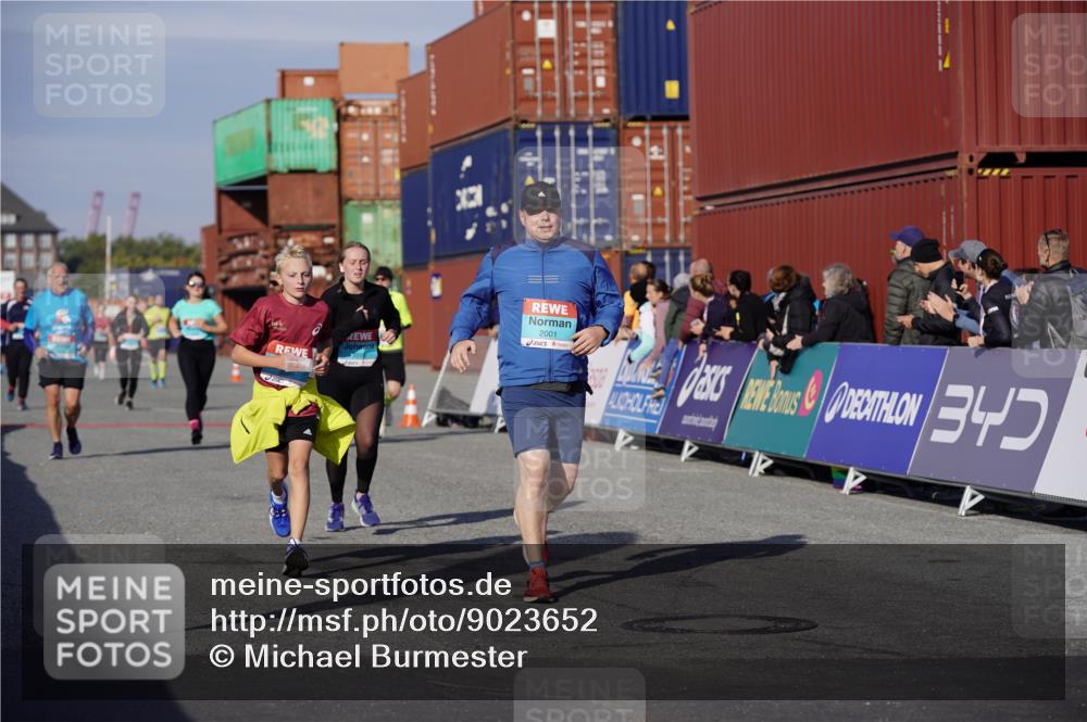 03.10.2025 - Köhlbrandbrückenlauf Michael Burmester http://msf.ph/oto/9023652 03.10.2025 10:26:04 Ziel 1904, 2001, 2111, 2676, 2681, 3151, 3447, 3555, 3586 meine-sportfotos.de