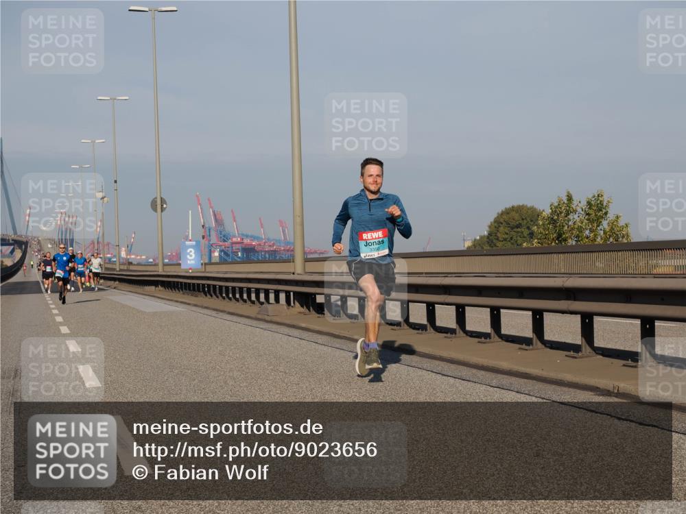 03.10.2025 - Köhlbrandbrückenlauf Fabian Wolf http://msf.ph/oto/9023656 03.10.2025 09:39:49 Position 3 3350 meine-sportfotos.de