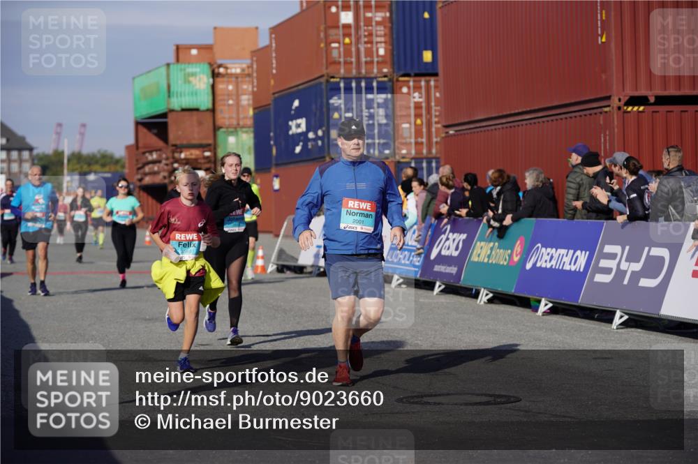 03.10.2025 - Köhlbrandbrückenlauf Michael Burmester http://msf.ph/oto/9023660 03.10.2025 10:26:04 Ziel 1904, 2001, 2111, 2676, 2681, 3151, 3447, 3555, 3586 meine-sportfotos.de