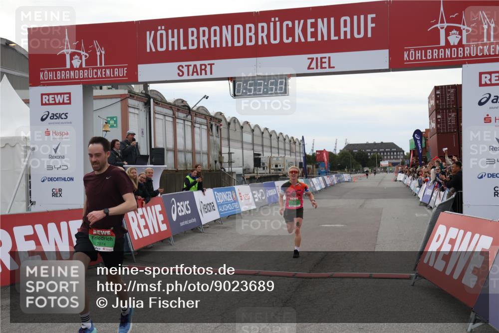 03.10.2025 - Köhlbrandbrückenlauf Julia Fischer http://msf.ph/oto/9023689 03.10.2025 15:53:58 Ziel 7074, 7181, 9268, 9322, 9718 meine-sportfotos.de
