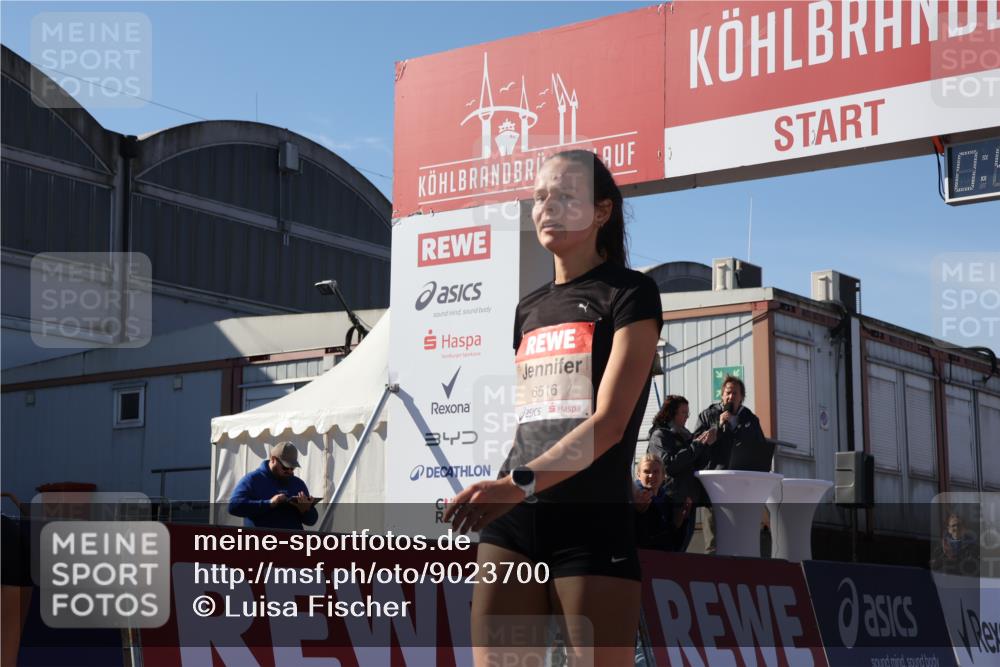 03.10.2025 - Köhlbrandbrückenlauf Luisa Fischer http://msf.ph/oto/9023700 03.10.2025 12:46:56 Ziel 6483, 6516, 6740 meine-sportfotos.de