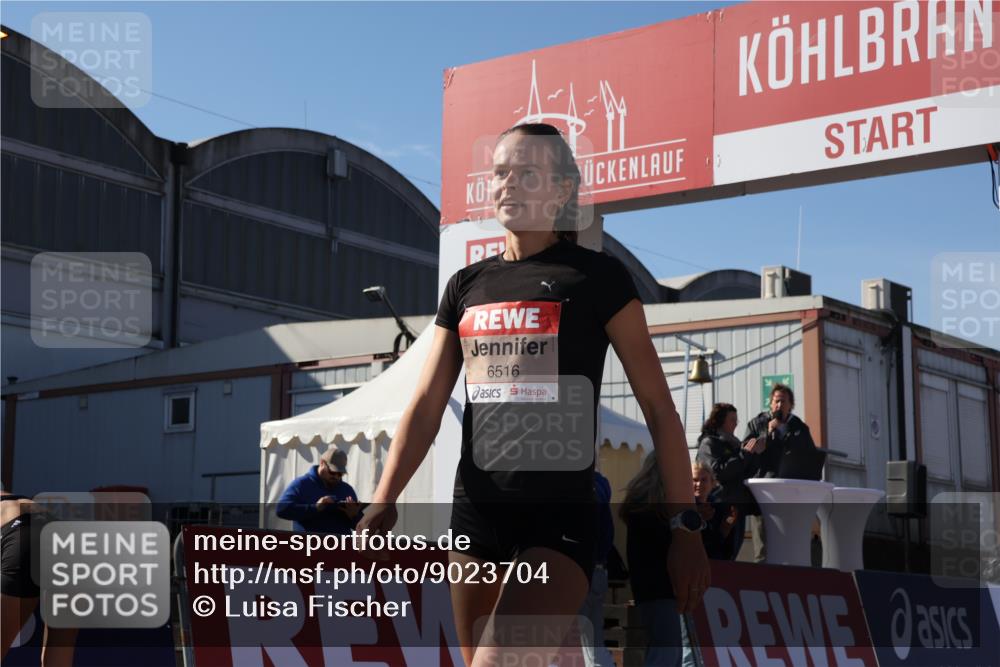 03.10.2025 - Köhlbrandbrückenlauf Luisa Fischer http://msf.ph/oto/9023704 03.10.2025 12:46:56 Ziel 6483, 6516, 6740 meine-sportfotos.de