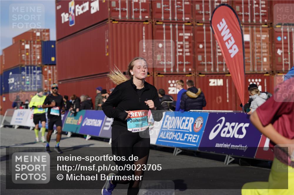 03.10.2025 - Köhlbrandbrückenlauf Michael Burmester http://msf.ph/oto/9023705 03.10.2025 10:26:08 Ziel 1904, 2001, 2284, 2676, 2681, 3149, 3447, 3555, 3586 meine-sportfotos.de