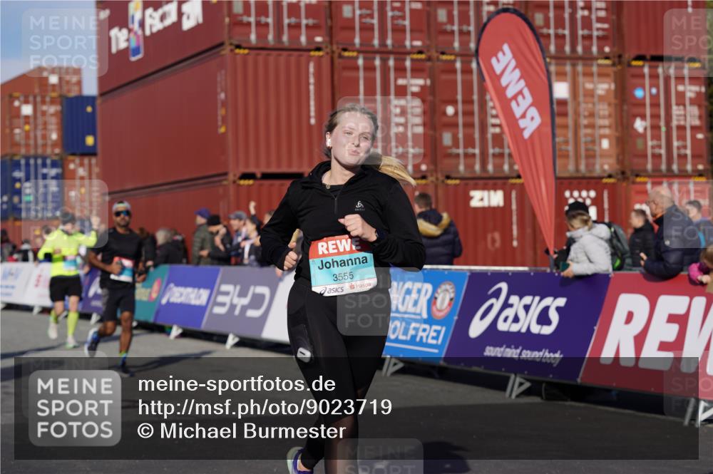 03.10.2025 - Köhlbrandbrückenlauf Michael Burmester http://msf.ph/oto/9023719 03.10.2025 10:26:08 Ziel 1904, 2001, 2284, 2676, 2681, 3149, 3447, 3555, 3586 meine-sportfotos.de