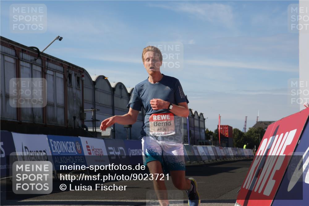 03.10.2025 - Köhlbrandbrückenlauf Luisa Fischer http://msf.ph/oto/9023721 03.10.2025 12:47:30 Ziel 6638 meine-sportfotos.de