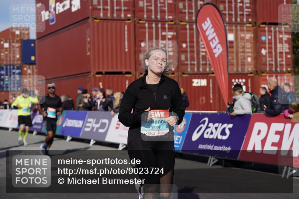 03.10.2025 - Köhlbrandbrückenlauf Michael Burmester http://msf.ph/oto/9023724 03.10.2025 10:26:08 Ziel 1904, 2001, 2284, 2676, 2681, 3149, 3447, 3555, 3586 meine-sportfotos.de