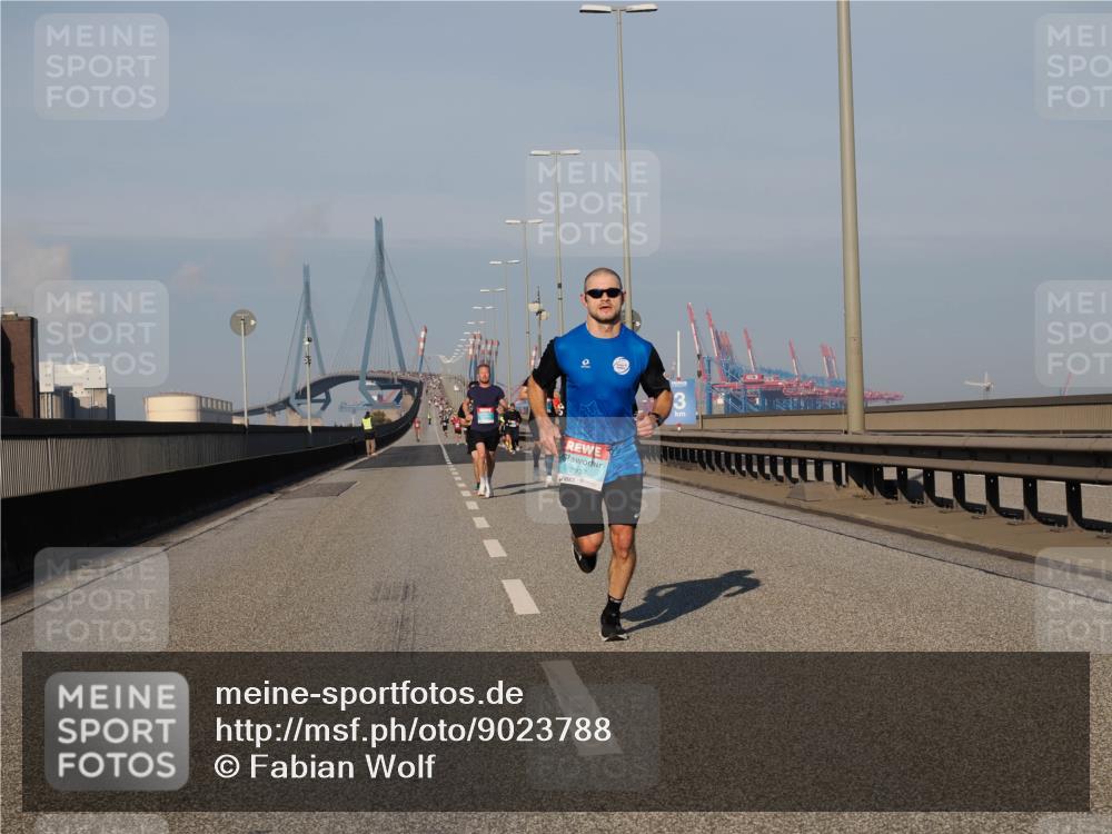 03.10.2025 - Köhlbrandbrückenlauf Fabian Wolf http://msf.ph/oto/9023788 03.10.2025 09:39:57 Position 3 2937 meine-sportfotos.de