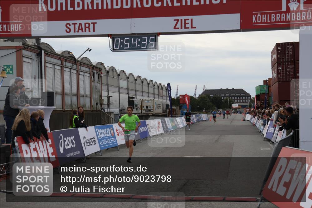 03.10.2025 - Köhlbrandbrückenlauf Julia Fischer http://msf.ph/oto/9023798 03.10.2025 15:54:35 Ziel 7072 meine-sportfotos.de