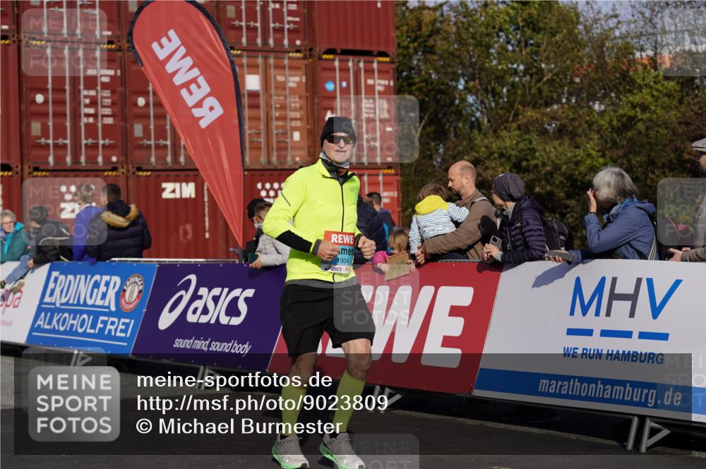 03.10.2025 - Köhlbrandbrückenlauf Michael Burmester http://msf.ph/oto/9023809 03.10.2025 10:26:13 Ziel 1904, 1949, 2284, 2676, 2681, 3149, 3447 meine-sportfotos.de