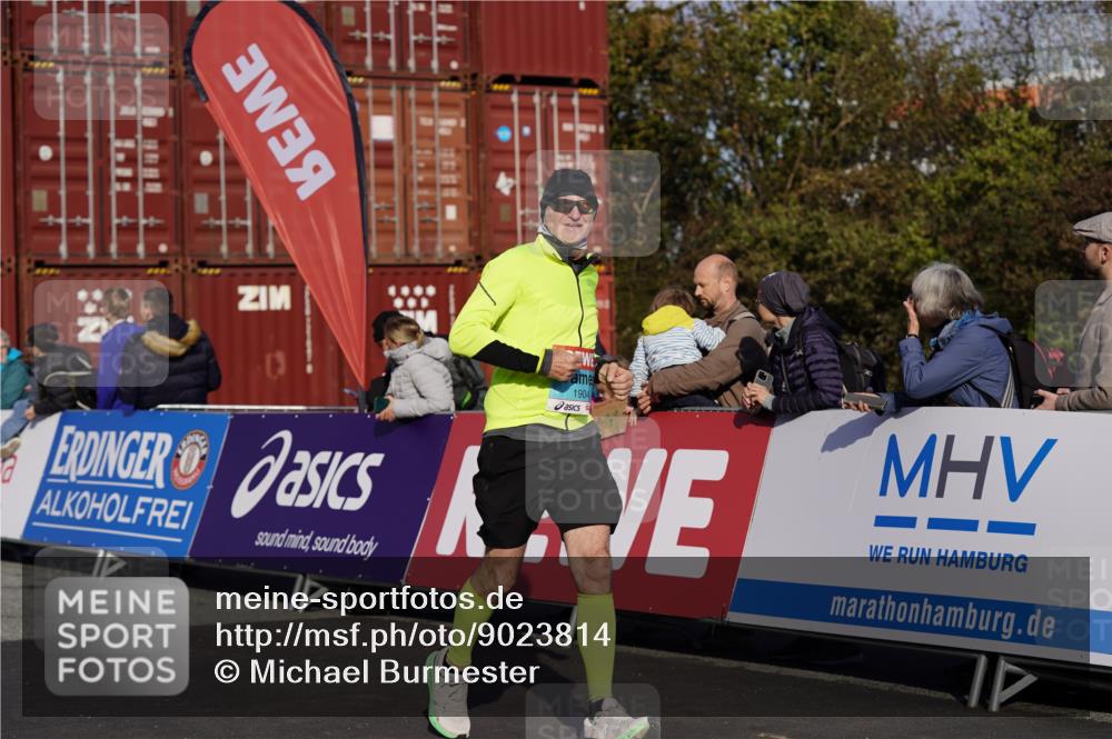 03.10.2025 - Köhlbrandbrückenlauf Michael Burmester http://msf.ph/oto/9023814 03.10.2025 10:26:13 Ziel 1904, 1949, 2284, 2676, 2681, 3149, 3447 meine-sportfotos.de