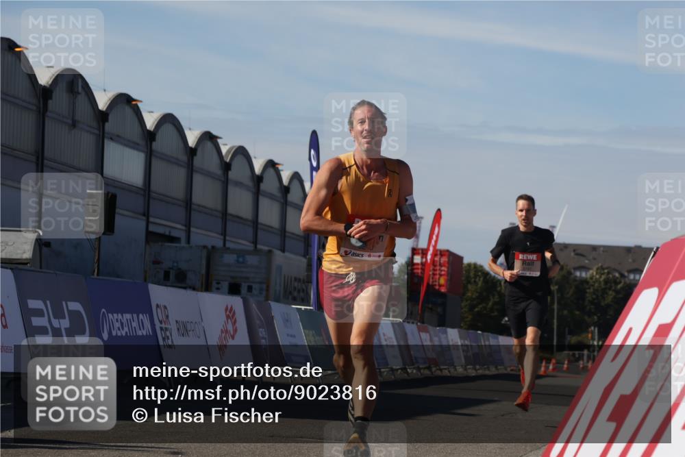 03.10.2025 - Köhlbrandbrückenlauf Luisa Fischer http://msf.ph/oto/9023816 03.10.2025 12:48:56 Ziel 5797, 6240 meine-sportfotos.de