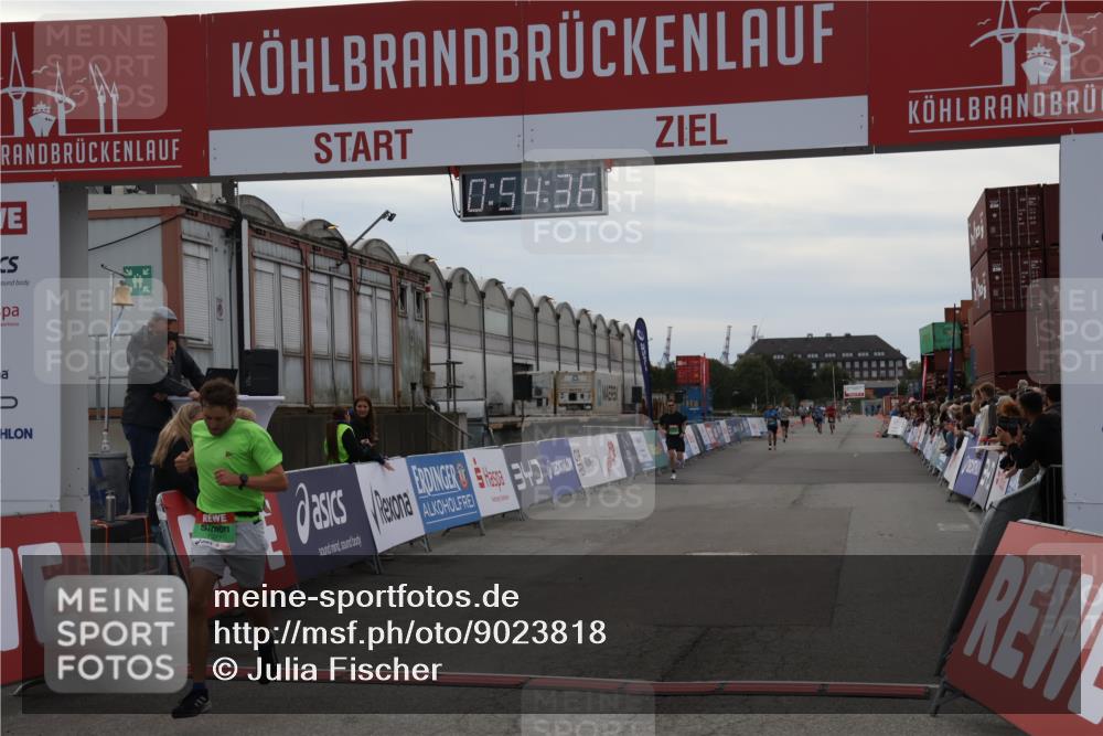 03.10.2025 - Köhlbrandbrückenlauf Julia Fischer http://msf.ph/oto/9023818 03.10.2025 15:54:36 Ziel 7026, 7072 meine-sportfotos.de