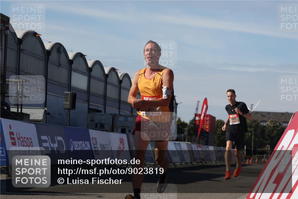 03.10.2025 - Köhlbrandbrückenlauf Luisa Fischer http://msf.ph/oto/9023819 03.10.2025 12:48:57 Ziel 5797, 6240 meine-sportfotos.de