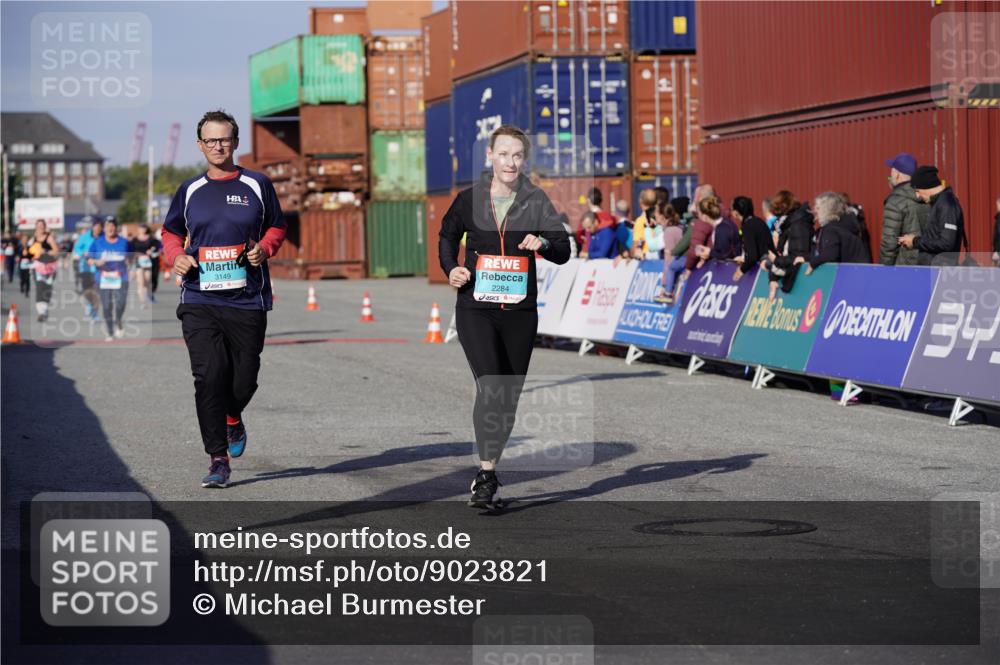 03.10.2025 - Köhlbrandbrückenlauf Michael Burmester http://msf.ph/oto/9023821 03.10.2025 10:26:15 Ziel 1904, 1949, 2284, 2614, 2676, 2681, 3149, 3447 meine-sportfotos.de