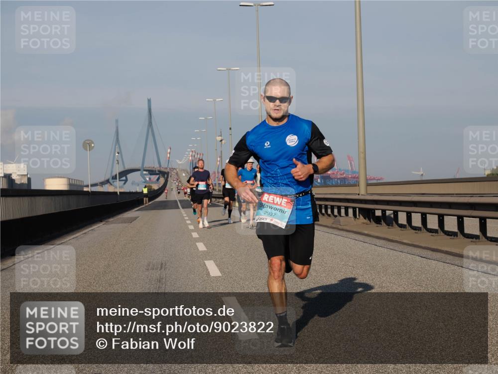03.10.2025 - Köhlbrandbrückenlauf Fabian Wolf http://msf.ph/oto/9023822 03.10.2025 09:39:58 Position 3 2937 meine-sportfotos.de