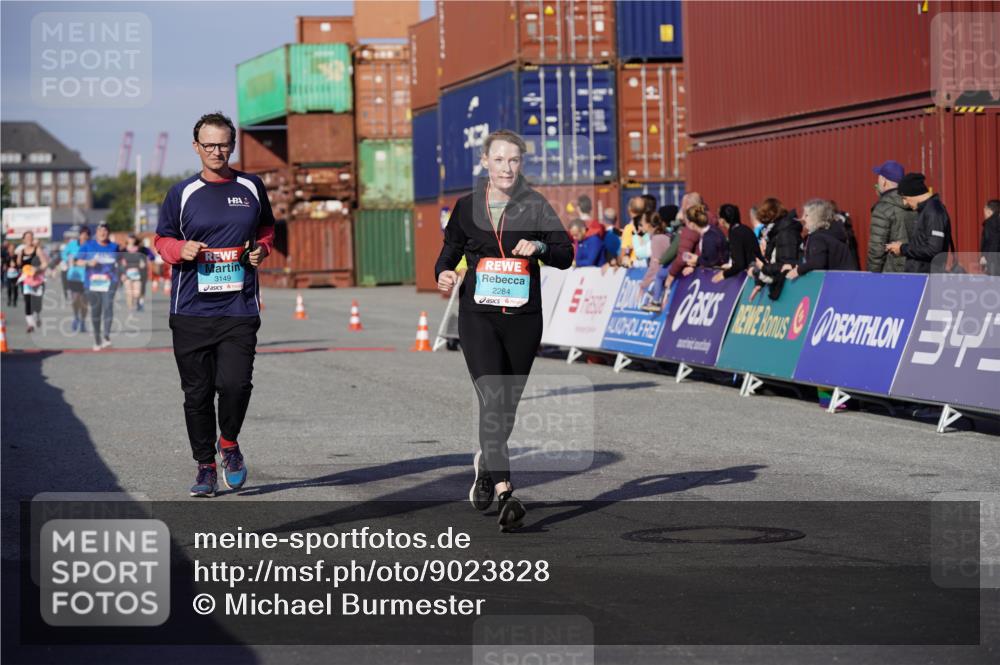 03.10.2025 - Köhlbrandbrückenlauf Michael Burmester http://msf.ph/oto/9023828 03.10.2025 10:26:15 Ziel 1904, 1949, 2284, 2614, 2676, 2681, 3149, 3447 meine-sportfotos.de