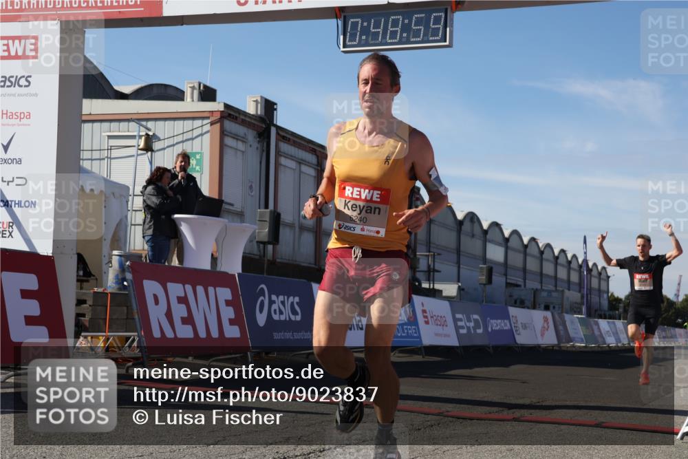 03.10.2025 - Köhlbrandbrückenlauf Luisa Fischer http://msf.ph/oto/9023837 03.10.2025 12:48:58 Ziel 5797, 6240 meine-sportfotos.de