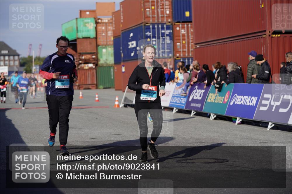 03.10.2025 - Köhlbrandbrückenlauf Michael Burmester http://msf.ph/oto/9023841 03.10.2025 10:26:15 Ziel 1904, 1949, 2284, 2614, 2676, 2681, 3149, 3447 meine-sportfotos.de