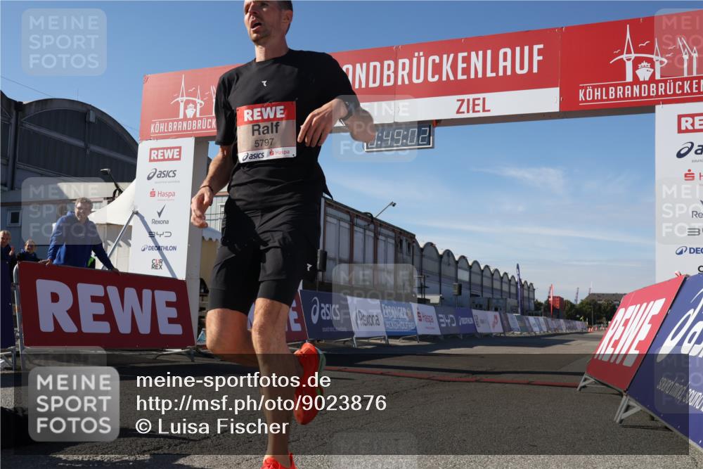 03.10.2025 - Köhlbrandbrückenlauf Luisa Fischer http://msf.ph/oto/9023876 03.10.2025 12:49:01 Ziel 5797, 6240 meine-sportfotos.de