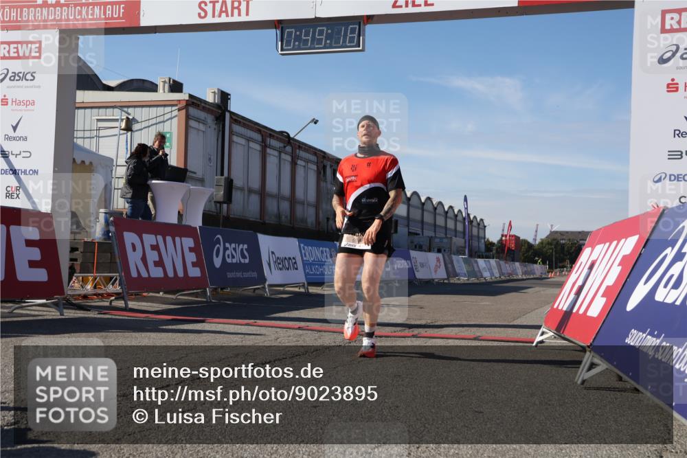 03.10.2025 - Köhlbrandbrückenlauf Luisa Fischer http://msf.ph/oto/9023895 03.10.2025 12:49:17 Ziel 6514 meine-sportfotos.de