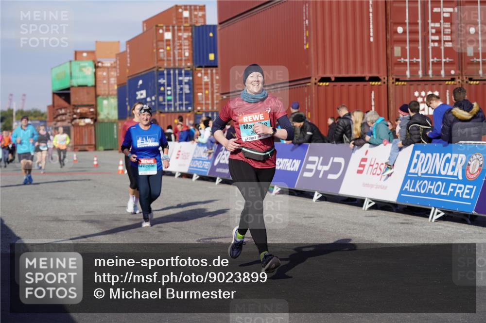 03.10.2025 - Köhlbrandbrückenlauf Michael Burmester http://msf.ph/oto/9023899 03.10.2025 10:26:22 Ziel 1209, 1744, 1949, 2614, 2925, 3113 meine-sportfotos.de