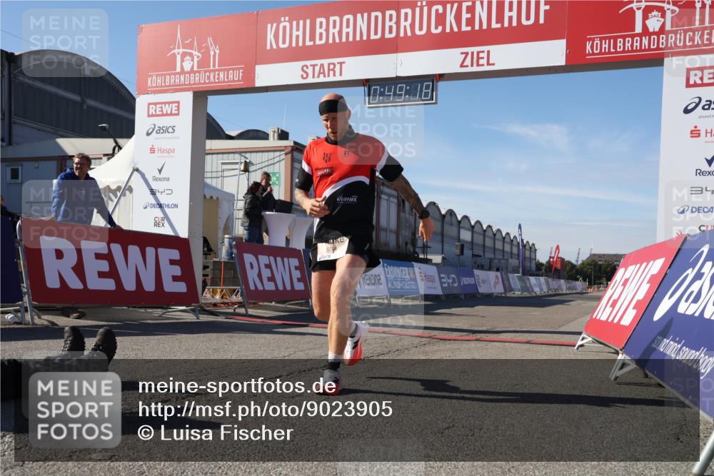 03.10.2025 - Köhlbrandbrückenlauf Luisa Fischer http://msf.ph/oto/9023905 03.10.2025 12:49:17 Ziel 6514 meine-sportfotos.de