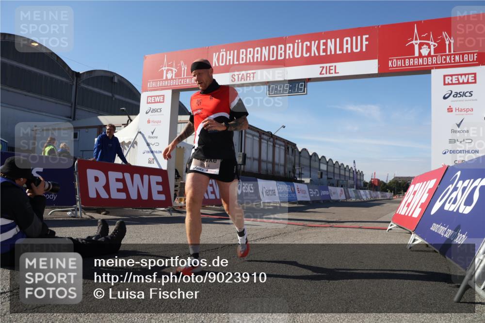 03.10.2025 - Köhlbrandbrückenlauf Luisa Fischer http://msf.ph/oto/9023910 03.10.2025 12:49:18 Ziel 6514 meine-sportfotos.de