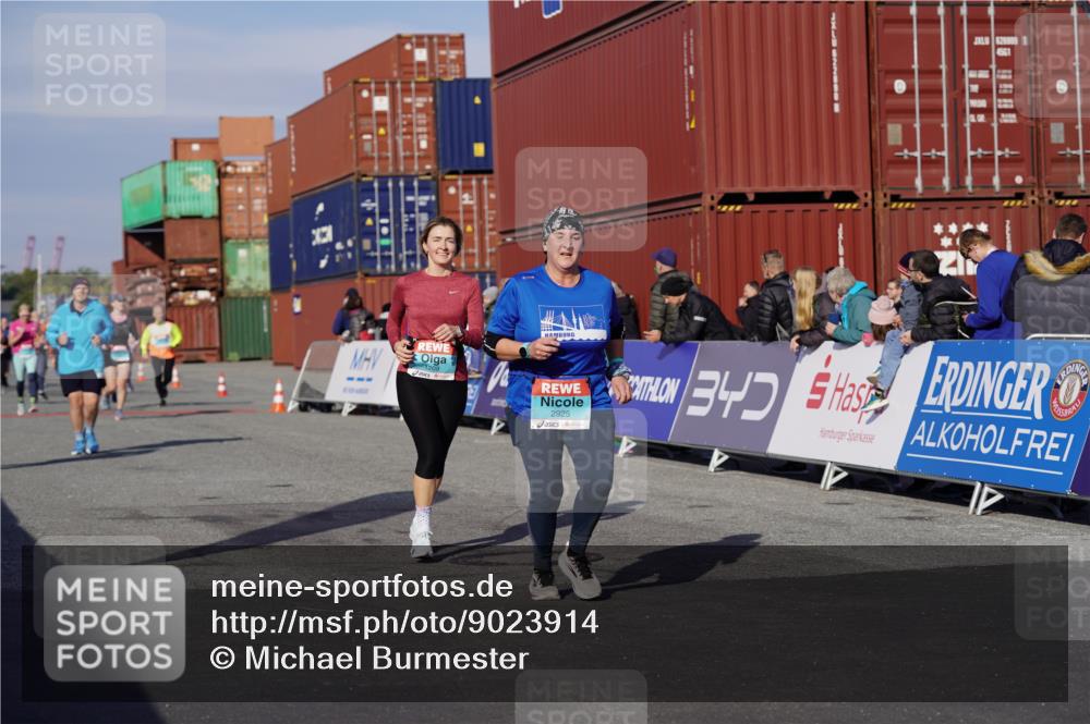 03.10.2025 - Köhlbrandbrückenlauf Michael Burmester http://msf.ph/oto/9023914 03.10.2025 10:26:24 Ziel 1209, 1744, 1949, 2050, 2614, 2925, 3113 meine-sportfotos.de