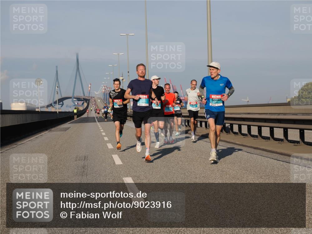 03.10.2025 - Köhlbrandbrückenlauf Fabian Wolf http://msf.ph/oto/9023916 03.10.2025 09:40:02 Position 3 3809, 3248 meine-sportfotos.de