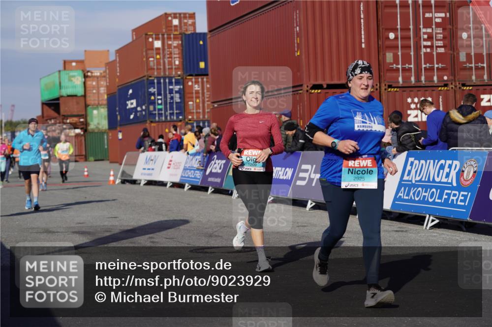 03.10.2025 - Köhlbrandbrückenlauf Michael Burmester http://msf.ph/oto/9023929 03.10.2025 10:26:25 Ziel 1209, 1436, 1744, 1949, 2050, 2614, 2925, 3113 meine-sportfotos.de