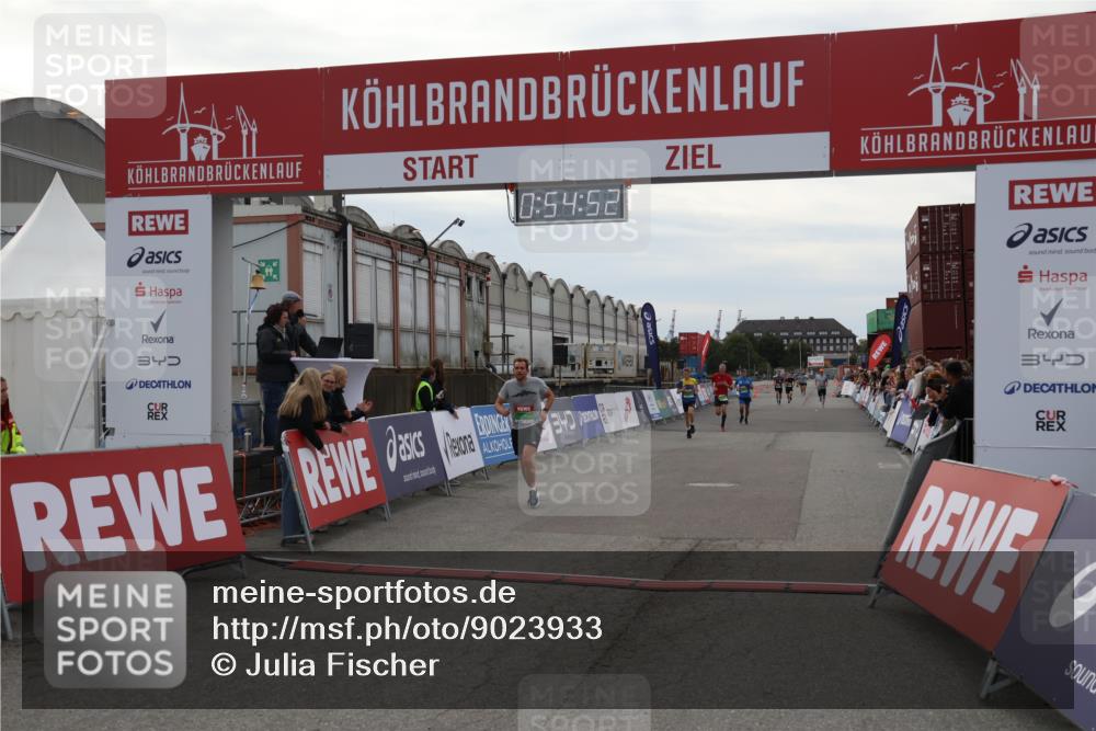 03.10.2025 - Köhlbrandbrückenlauf Julia Fischer http://msf.ph/oto/9023933 03.10.2025 15:54:52 Ziel 7026, 7068, 7809, 8872, 9481 meine-sportfotos.de