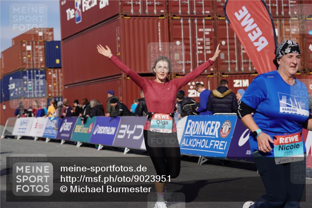 03.10.2025 - Köhlbrandbrückenlauf Michael Burmester http://msf.ph/oto/9023951 03.10.2025 10:26:26 Ziel 1209, 1436, 1744, 2050, 2614, 2925, 3113 meine-sportfotos.de