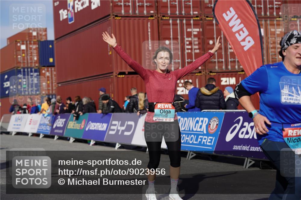03.10.2025 - Köhlbrandbrückenlauf Michael Burmester http://msf.ph/oto/9023956 03.10.2025 10:26:26 Ziel 1209, 1436, 1744, 2050, 2614, 2925, 3113 meine-sportfotos.de