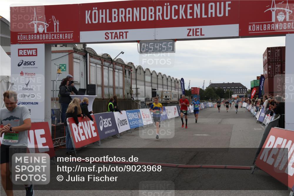 03.10.2025 - Köhlbrandbrückenlauf Julia Fischer http://msf.ph/oto/9023968 03.10.2025 15:54:55 Ziel 7068, 7809, 8872, 9481, 9590 meine-sportfotos.de