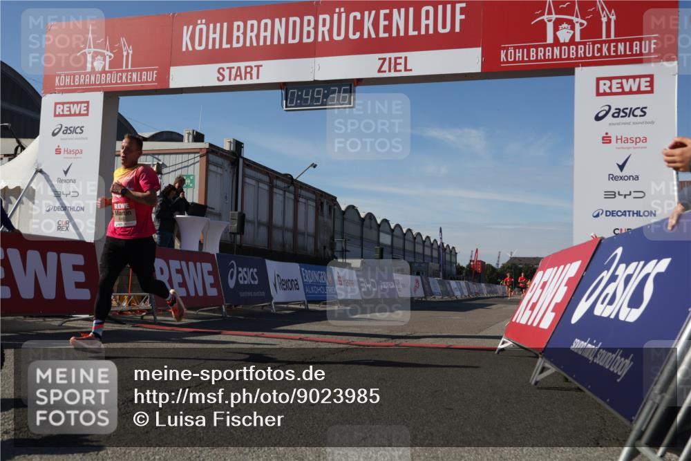 03.10.2025 - Köhlbrandbrückenlauf Luisa Fischer http://msf.ph/oto/9023985 03.10.2025 12:49:35 Ziel 6482 meine-sportfotos.de